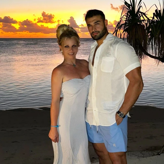 布蘭妮低調嫁男友　前夫「硬闖婚禮」開直播喊：我要毀了她！