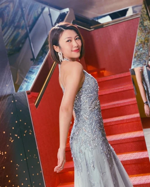 爸爸曬女兒認證「頭號粉絲」　溫慧茵不急婚跟爸媽「講道理」