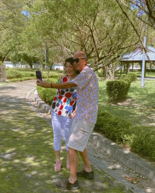 爸爸曬女兒認證「頭號粉絲」　溫慧茵不急婚跟爸媽「講道理」