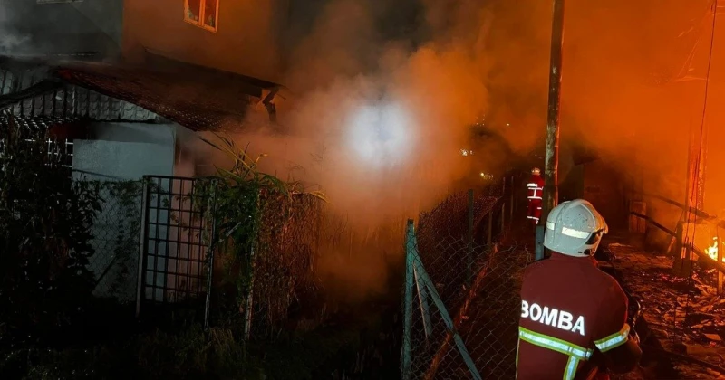 事隔一年又火災　克拉末巴剎半數店鋪被燒毀