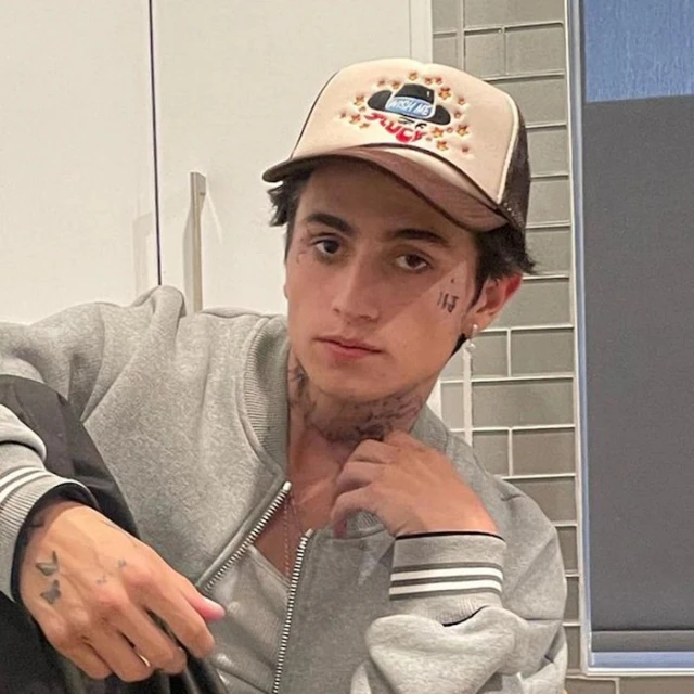 19歲百萬網紅猝逝　生前曾詭異發文