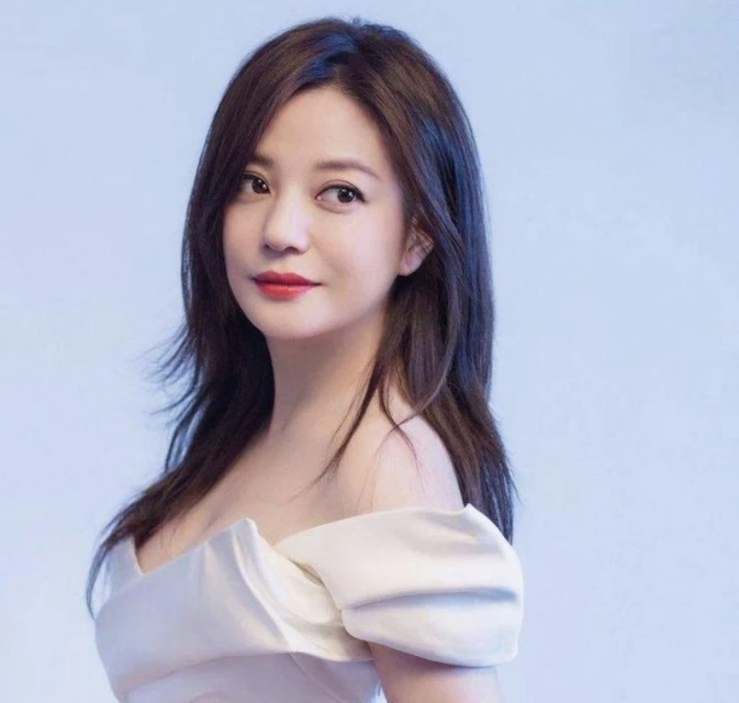 消失9個月突發文　趙薇116字曝近況：我一無所有！