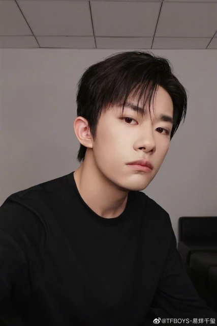 易烊千璽、黃渤劉燁搶百花影帝　入圍電影遭吐槽：滿滿獻禮片