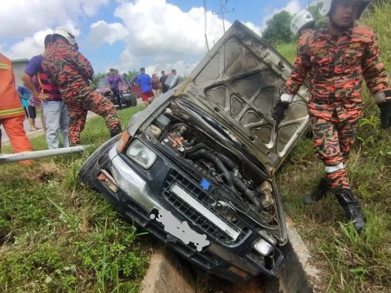 為閃避車輛 皮卡失控衝出路面3人傷