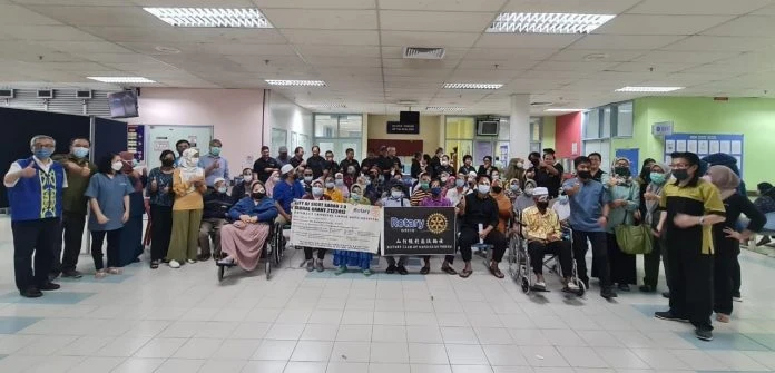 山打根北區扶輪社白內障活動  50位患者獲得免費醫療