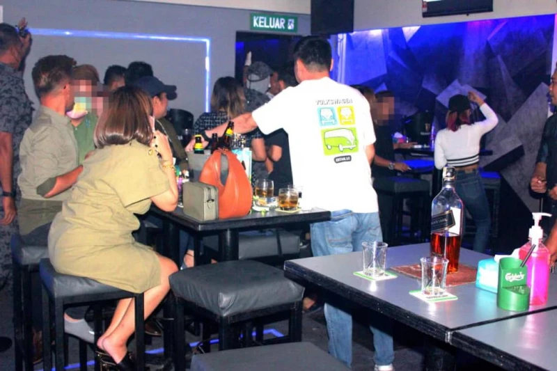 山打根移民局取締娛樂場所 7男5女被扣查