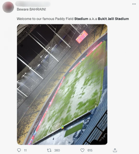 武吉加里爾國家體育場豪雨成災　人力排雨水掀熱議