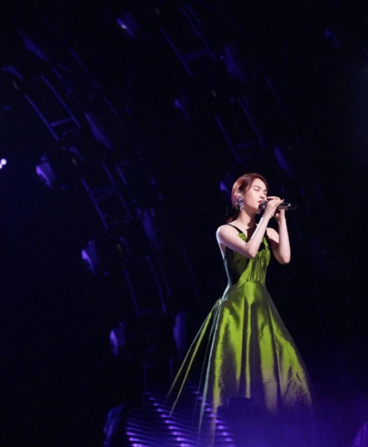 李榮浩隔空挺愛妻　自稱「楊丞琳男孩」甜翻網民