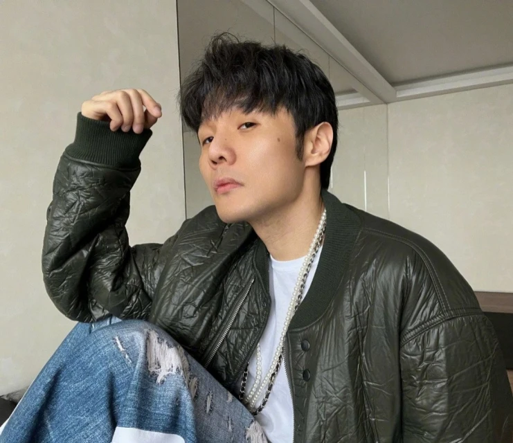 李榮浩隔空挺愛妻　自稱「楊丞琳男孩」甜翻網民