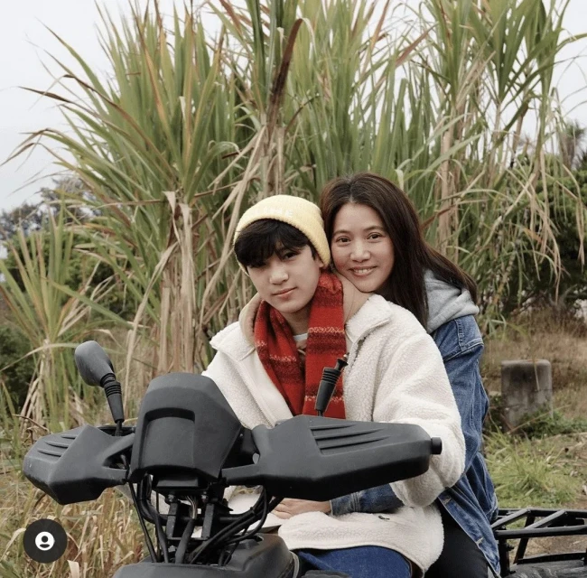 魔童電吉他彈奏《海闊天空》致敬黃家駒　網封「霆鋒2.0」