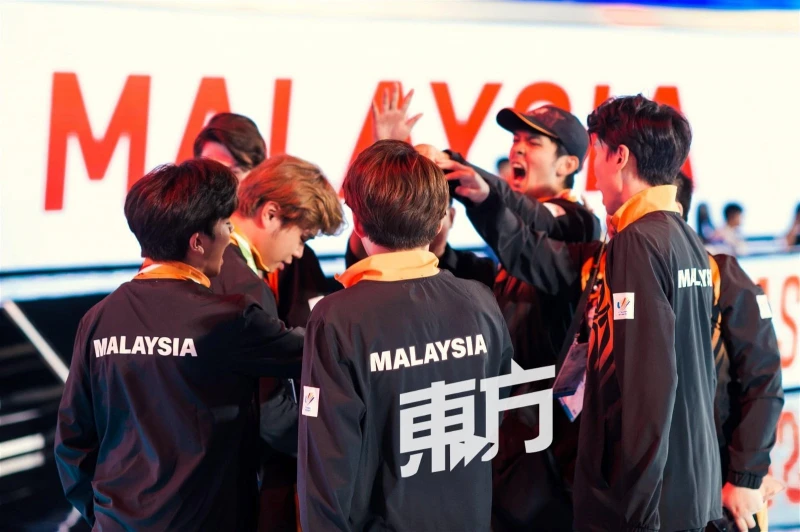 二度帶隊出戰東運會終躋身三甲　劉嘉誠：電競是戰略不是遊戲