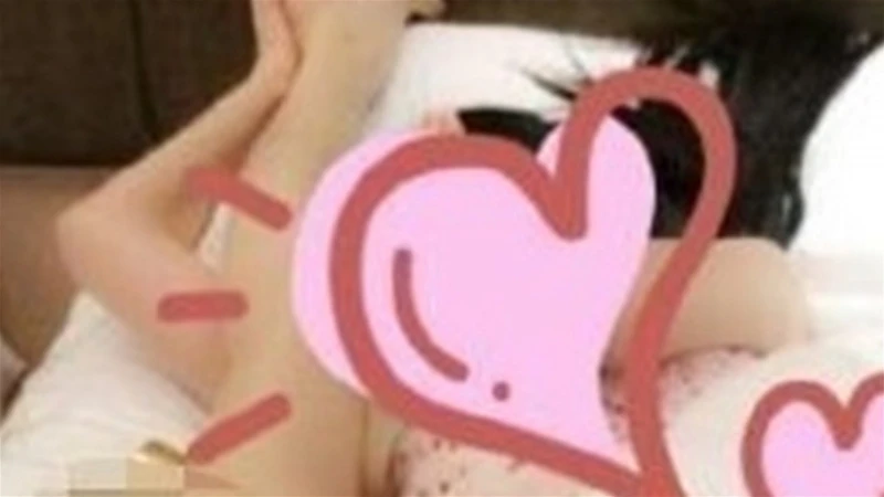 張穎穎私密照被挖出！依偎中年男甜喊：爹地