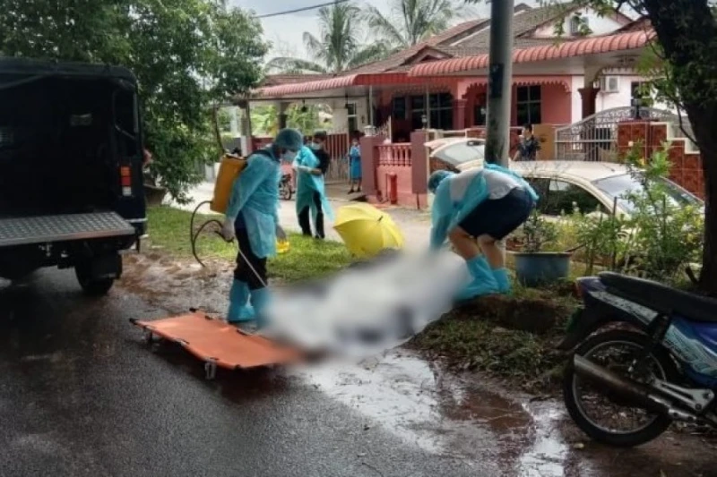 華裔小販騎摩哆感不適 在路邊昏迷猝死