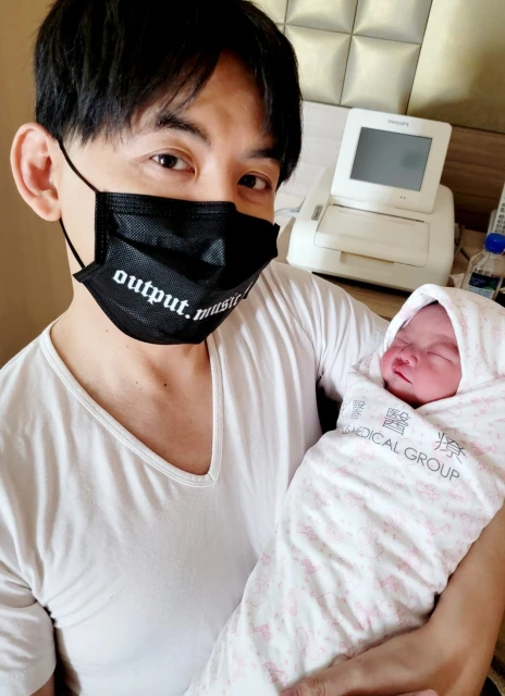 曬女兒萌照被酸「關社會什麼事」　黃子佼高情商回應了