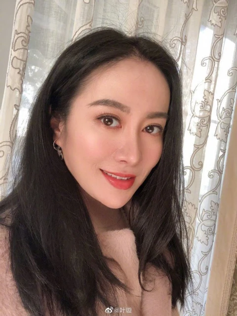 42歲葉璇拍片疑濾鏡太重「大變臉」　網驚呼：認不出