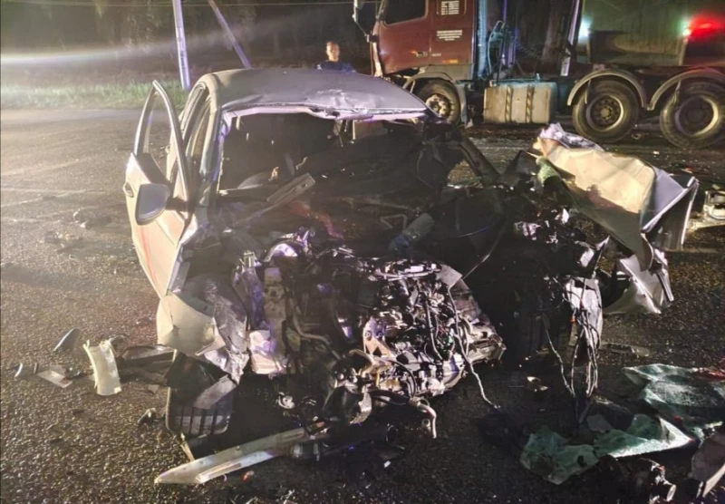 安順轎車與油槽車相撞 壽星公與親友3死2傷