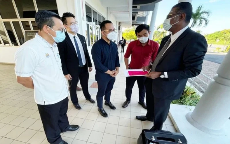 舉布條抗議納吉訪大山腳引衝突 社青團領袖今被控不認罪