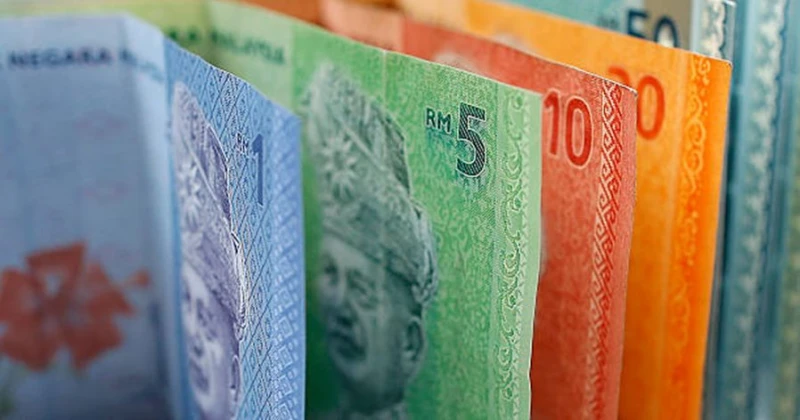 持續貶值 令吉再跌至4.42