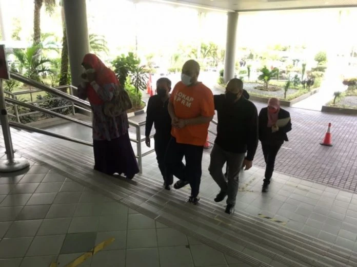 涉受賄逾20萬　網絡電信公司CEO延扣4天