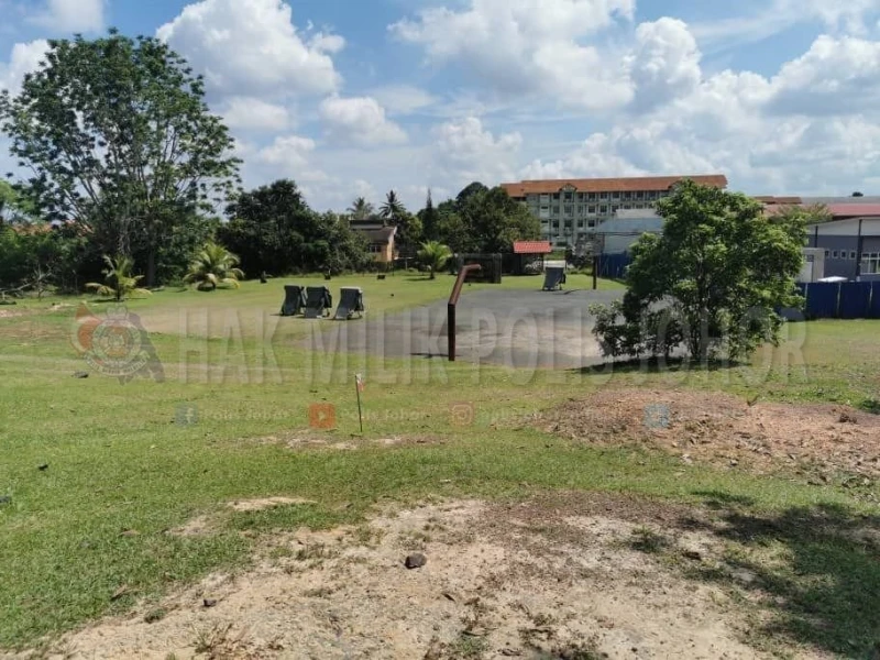 昔技職學院校工清理空地　驚見戰前迫擊炮彈