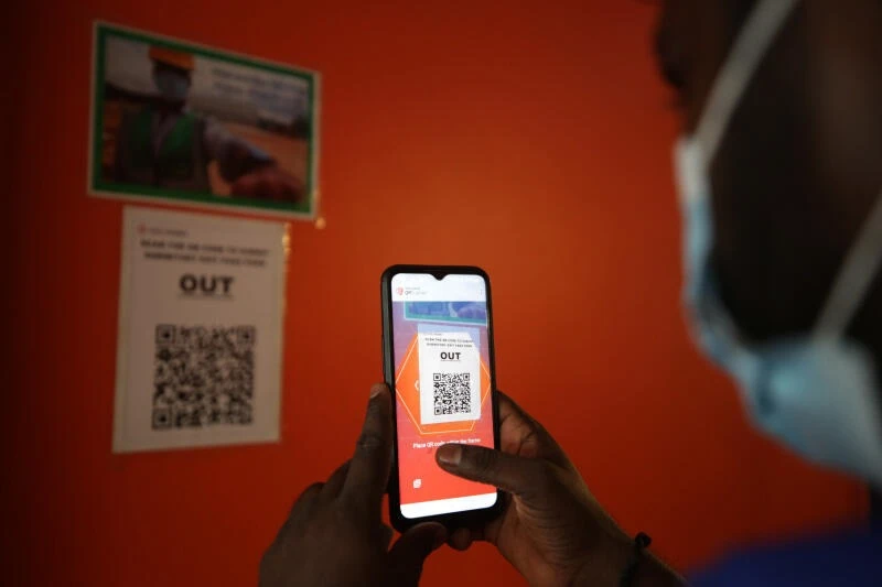 英媒指新加坡大小眼限制客工自由外出　我國駐英國最高專員逐一駁斥