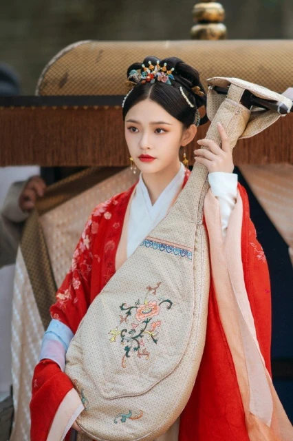 與周星馳聯繫從未間斷　林允備大禮賀恩師「登6」