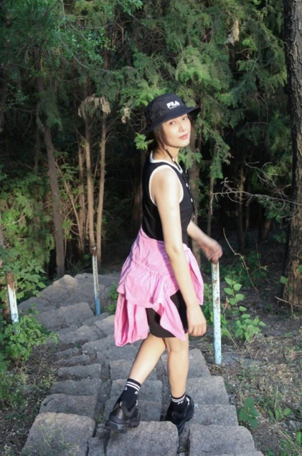 高圓圓登山滲少女味　竟被爆「虛有其表」