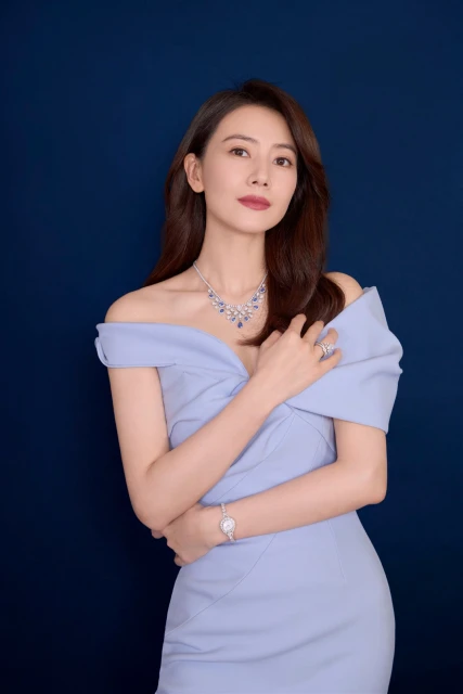 高圓圓登山滲少女味　竟被爆「虛有其表」