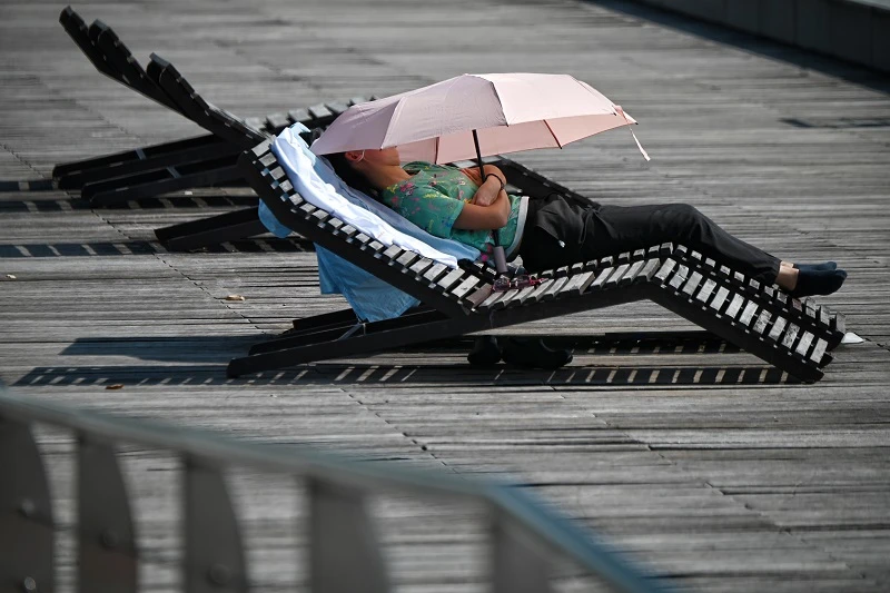 專家說熱浪高溫正迫使戶外工時縮短並「催人老」，是危言聳聽嗎？