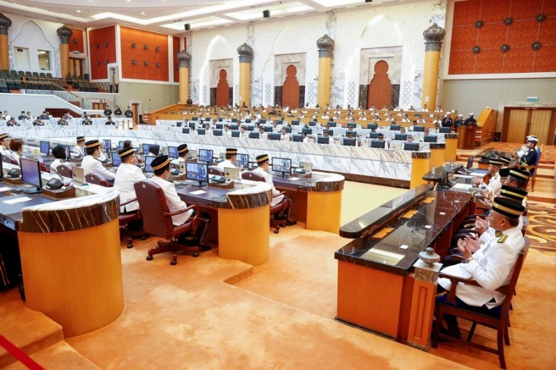 柔蘇丹諭令不得「曠工」　州議員不達標將被撤換