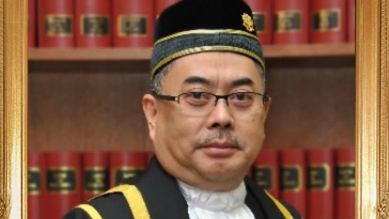 家人是巫統領袖  法官退審納吉「委女皇律師」審訊