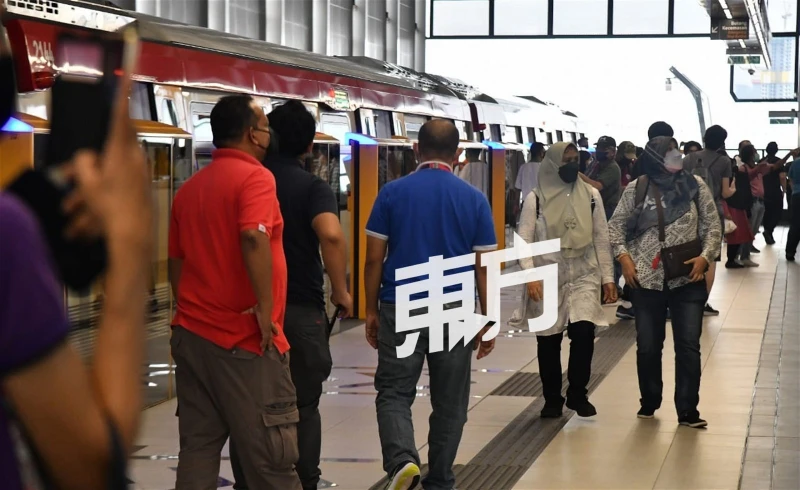 昨天更新月票今天免費　乘客很無奈