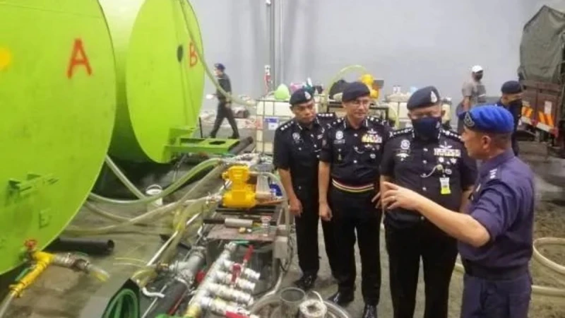 津貼燃油高價賣鄰國 新山走私集團「開業」一周遭警搗