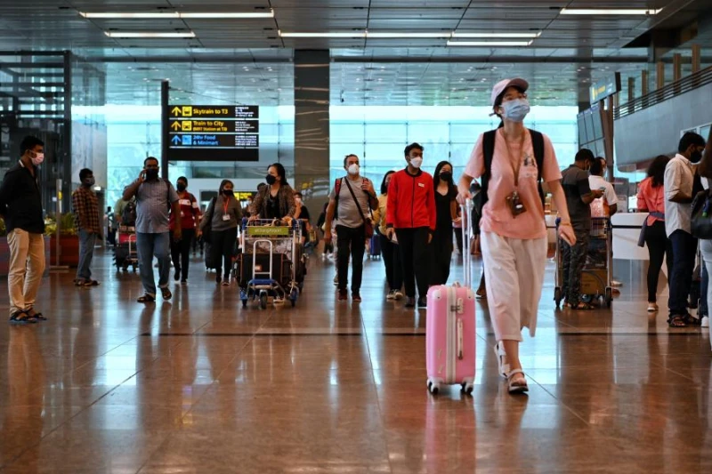 新加坡飛中國單程機票飆破1萬新元，還一票難求！