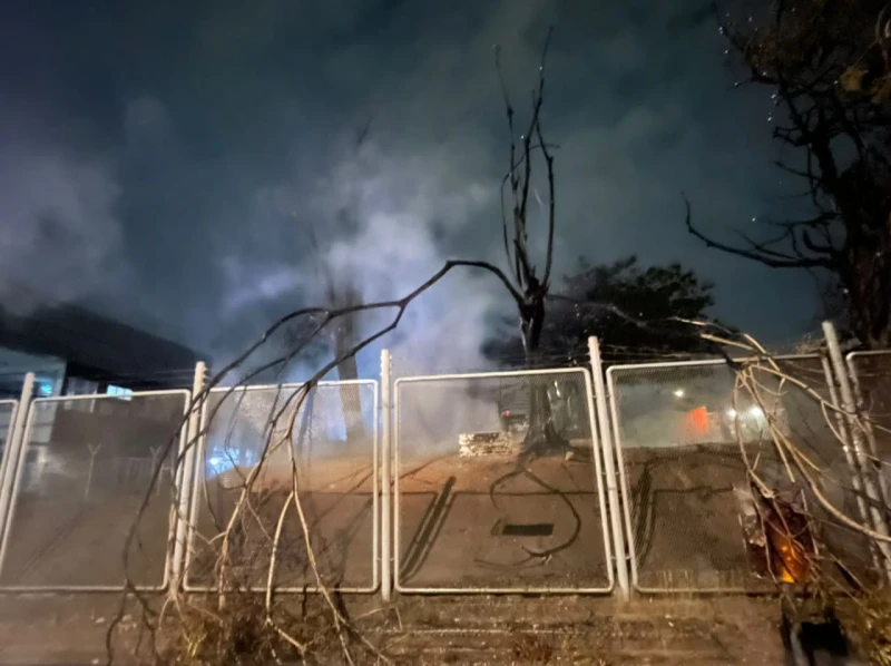 疑地下煤氣輸送管爆炸 大馬1家香菸廠陷火海