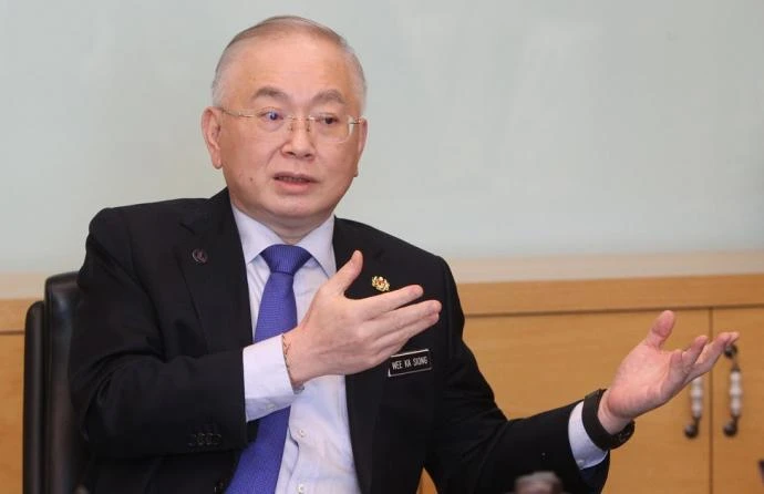 魏家祥:不仿效新國10年車報廢制