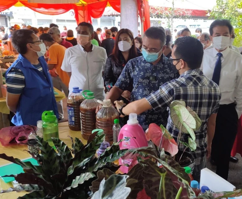 甲培風中學校慶義賣恢復實體　受華社及朝野政黨支持