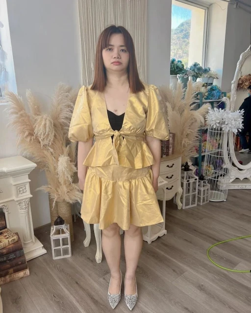 來馬工作1個月心情興奮　「亞視一姐」薛影儀邀粉絲一同吃榴槤