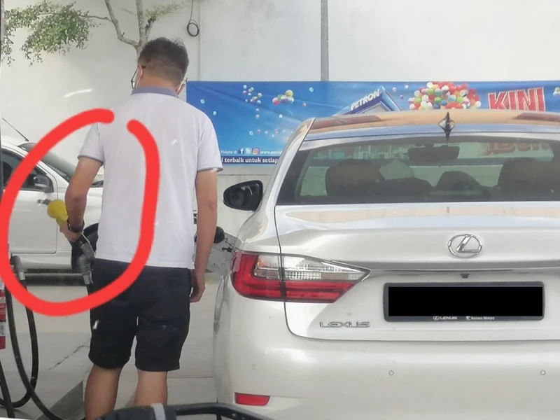 無視警告繼續打津貼汽油　新國車主被諷「買得起車加不起油」