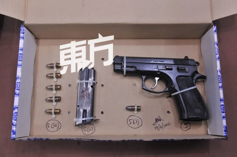 黨匪持手榴彈險引爆　警匪駁火殲滅1匪捕8人