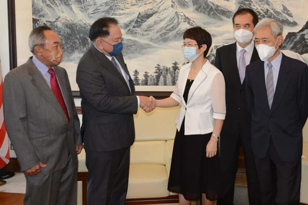 劉瑞發感謝黃世芳允諾 爭取中銀行在沙設分行