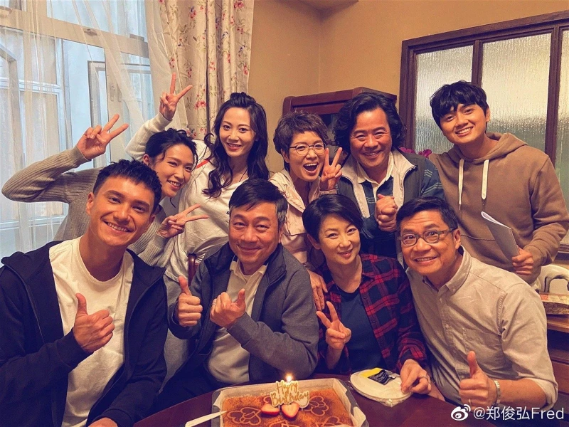 身邊沒助理樣樣靠自己　58歲黎耀祥北上開工一臉疲憊