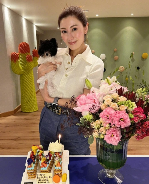 52歲李嘉欣慶生曬美照　網狂贊：像少女！