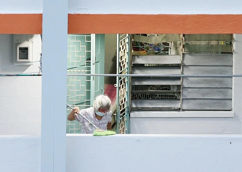 愛兒命喪家中　老母伴兒屍一周