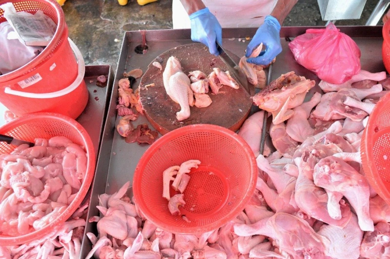 熟食業者冀政府勿取消肉雞雞蛋頂價