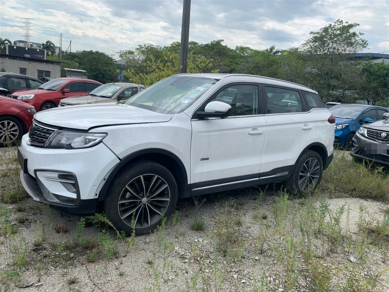 進廠8個月未完成維修　車主怒轟：擺在原地日曬雨淋！