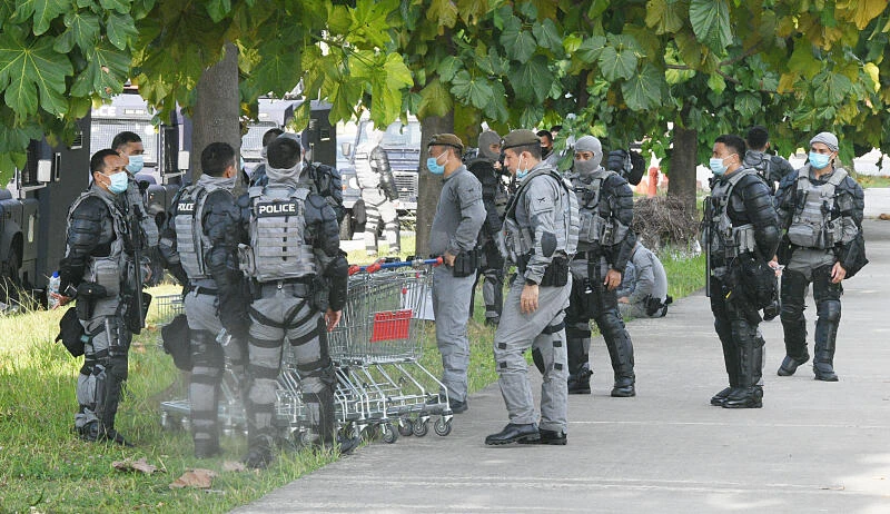 因發表不實言論　常為「兄弟」發聲的「客工詩人」工作準證不獲續