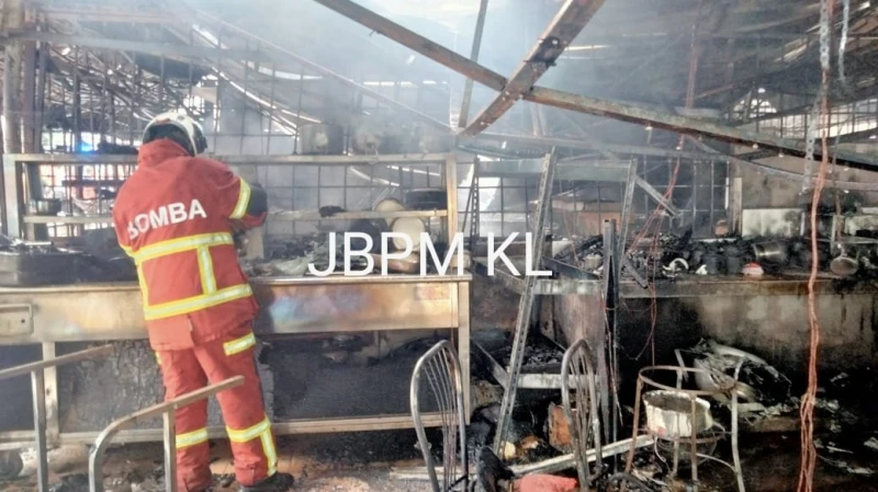 遭祝融光顧　路邊美食攤位被燒毀