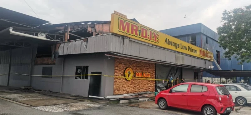 新板MR. DIY店凌晨遭火劫　全店40%遭大火焚毀