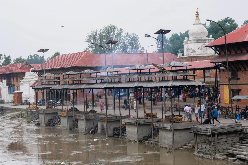 滿是垃圾不再清澈 受污染的「聖河」要如何拯救？